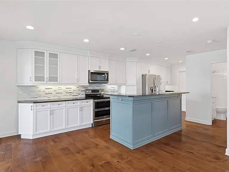 1070 Sanabel Ct NE — Photo 9