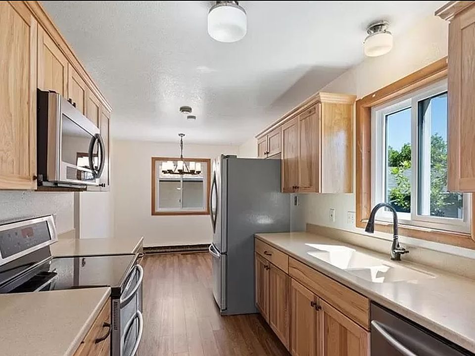 1st image of 300 Aristocrat Dr