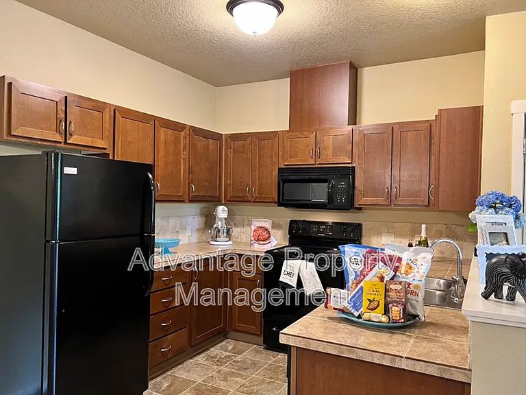 523 Catron St N #5 — Photo 7