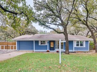 157 Ravenswood Dr, Bedford, TX 76022