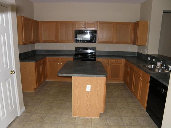5th image of 1629 SW Alberca Ln