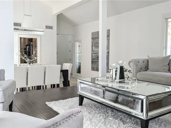 20224 Chapter Dr, Woodland Hills, CA 91364