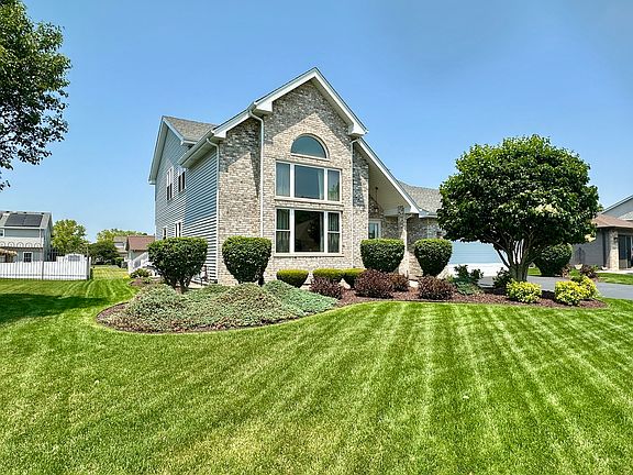 2nd image of 1561 Knight Ave