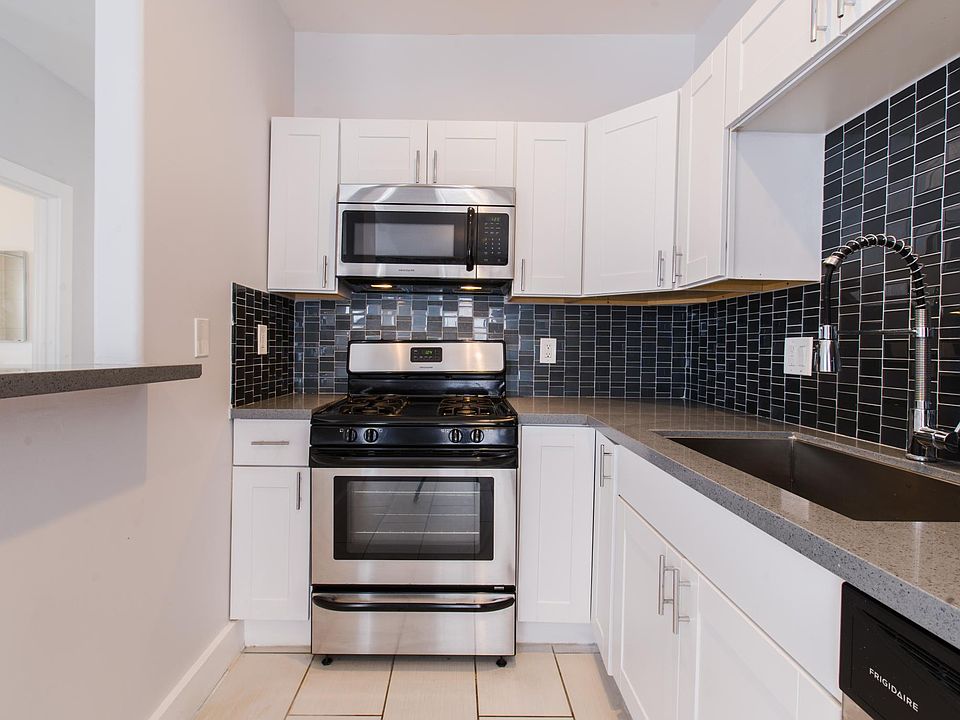 Kitchen - 1BR