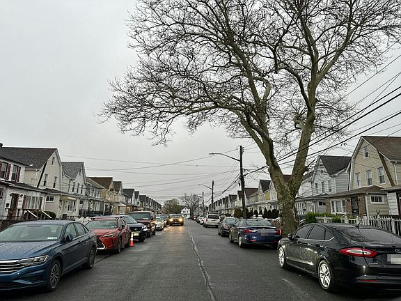 4th image of 11401 211th St