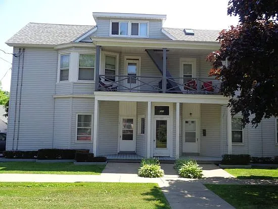 101 W 6th St #8