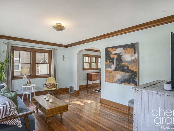 3rd image of 1855 Cornelius Ave SE