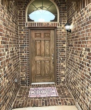 2nd image of 1253 Glen Ct