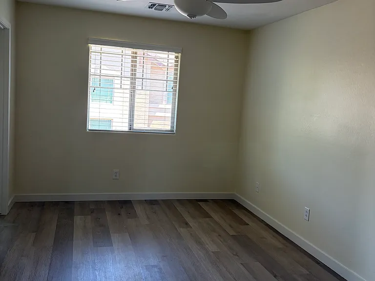 2539 E Vermont Dr — Photo 13