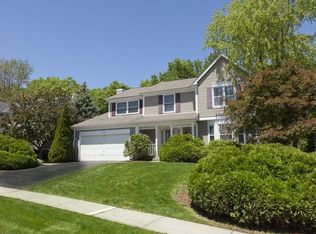 418 Harbor Dr, Carpentersville, IL 60110