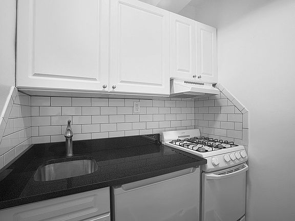 4th image of 253 W 72nd St APT 205