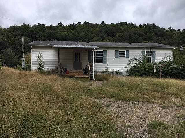 1st image of 128 Clearwater Xing