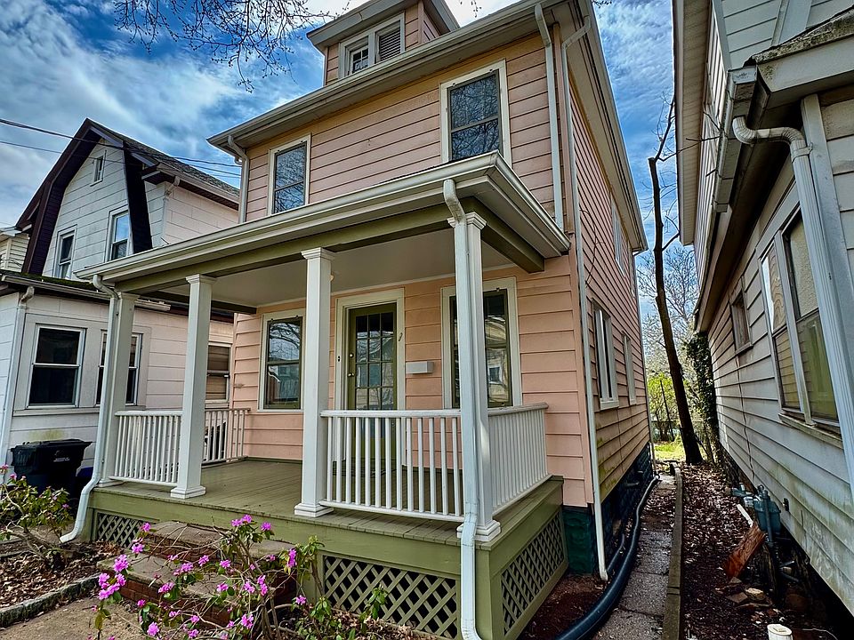 1st image of 612 Magnolia St