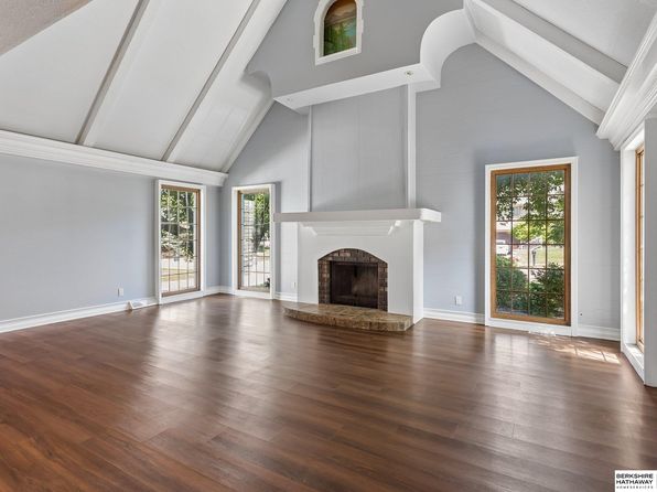 15111 Farnam Cir, Omaha, NE 68154 view 3