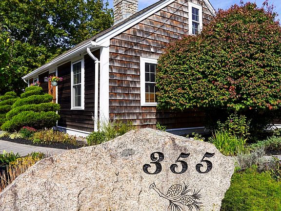 2nd image of 355 Pine St