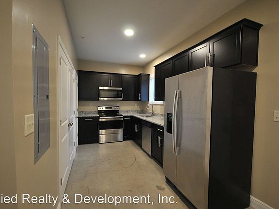 4th image of 443 Meador Dr