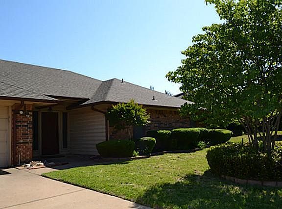 4th image of 303 Dove Creek Trl