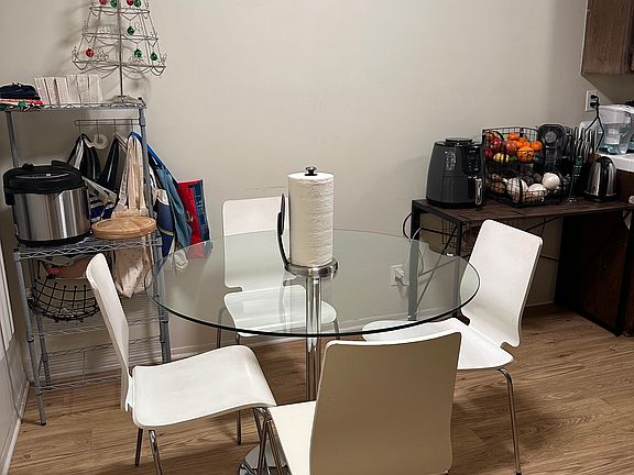5th image of 720 Raymond Ave
