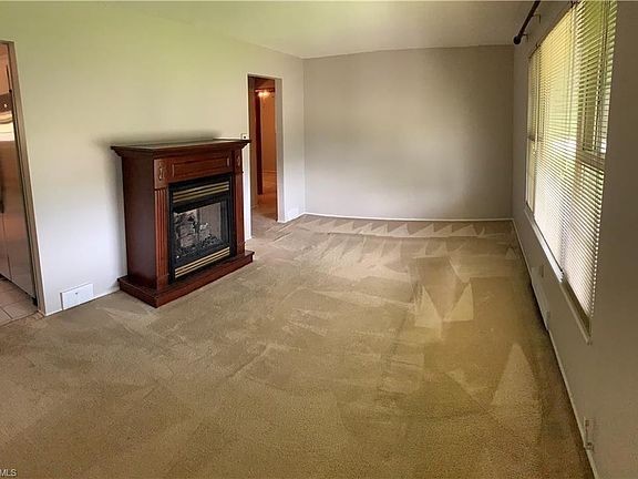 2nd image of 15600 Glenwood Ave