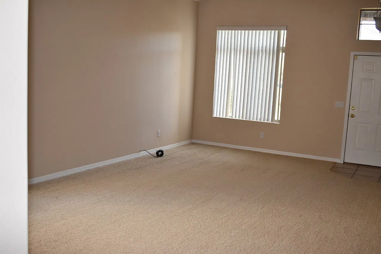 4 bed, 2.5 bath, 3210 sqft, $2,495 — Photo 2