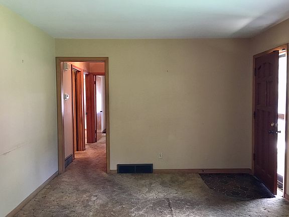 5th image of 6940 Spruce Ave