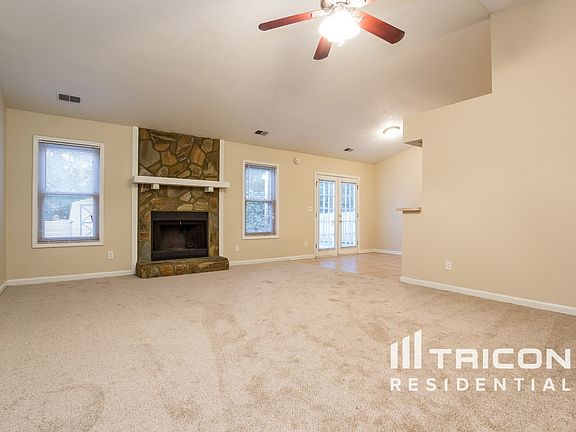 4th image of 924 River Rock Dr