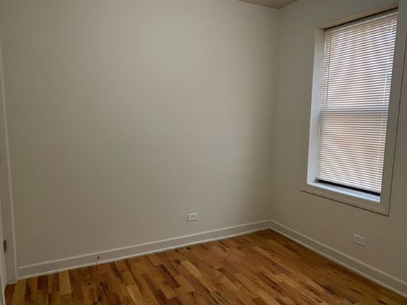 3rd image of 950-56 N Lavergne Ave #5011-3
