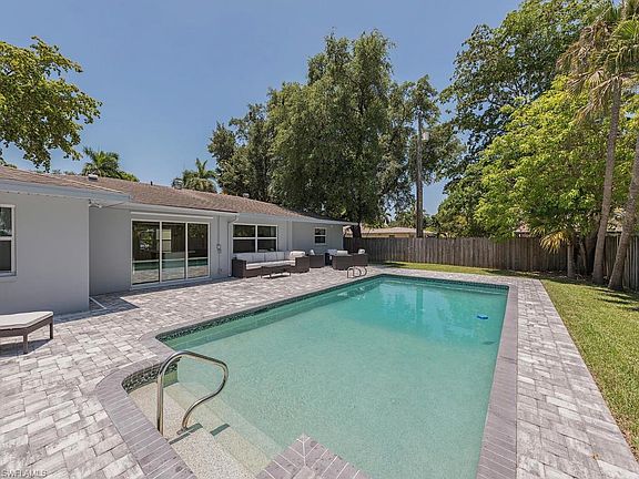 3rd image of 1365 Braman Ave