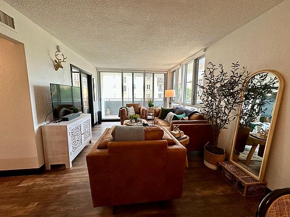 5th image of 470 3rd St S Unit 202
