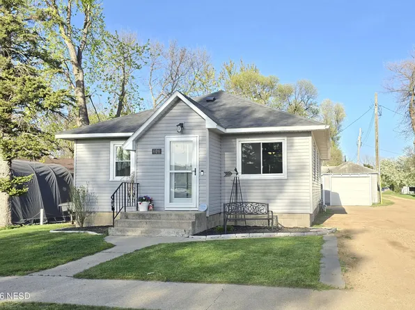 406 2nd Ave S, Clear Lake, SD 57226