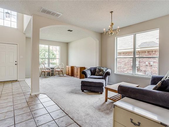 3rd image of 509 Richmond Park Ln
