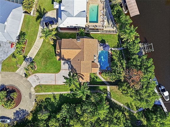 3rd image of 8380 Aqua Cove Ln