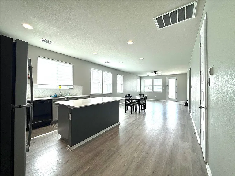 133 Fabion St — Photo 3