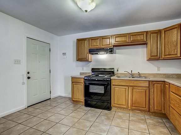 3rd image of 438 Schmeltzer Ln #B