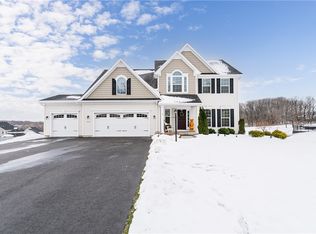 1072 Azzano Cir, Victor, NY