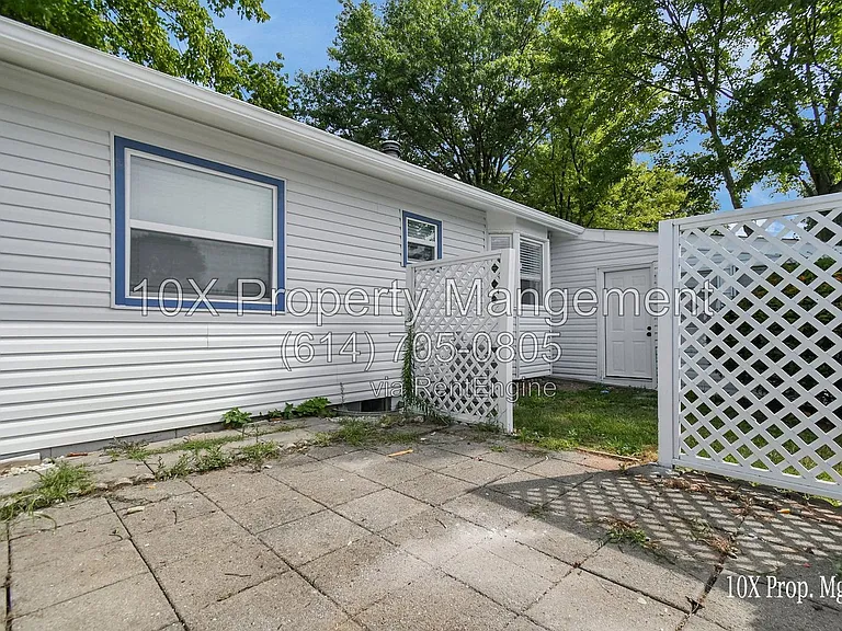 388 Shanahan Rd — Photo 32