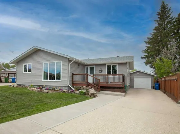 36 Harvey Close, Red Deer, AB T4N 6C4