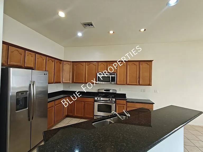 324 N Oak Tree Canyon Loop — Photo 10