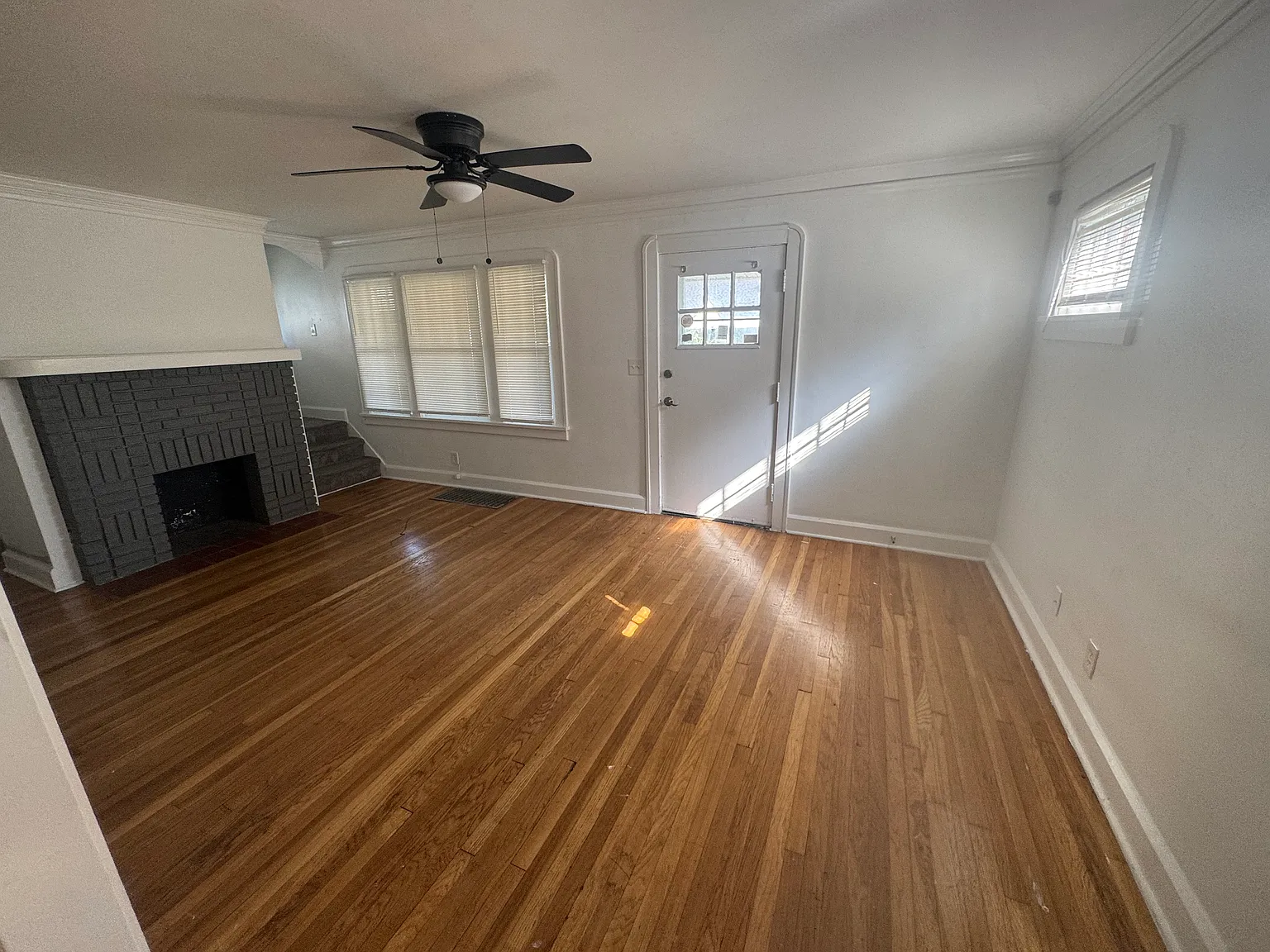 3 bed, 1.5 bath, 1234 sqft, $1,550 — Photo 4