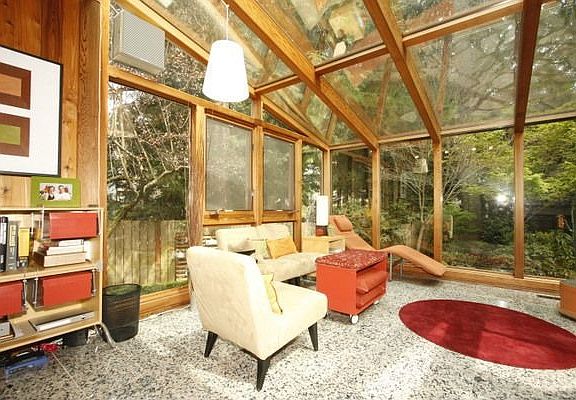 Sun Room off FR