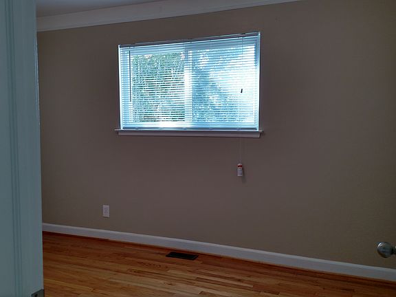 4th image of 32069 Birchwood St