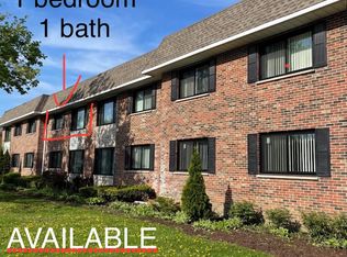 1045 S Evergreen Ave #204, Arlington Heights, IL 60005