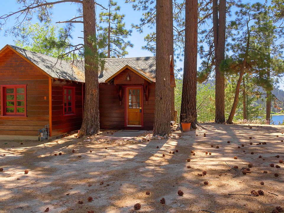 1st image of 39161 Crest Ln
