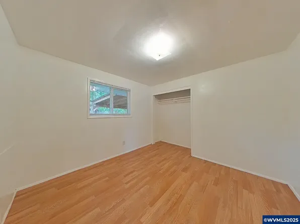 1110 SW 35th St, Corvallis, OR 97333