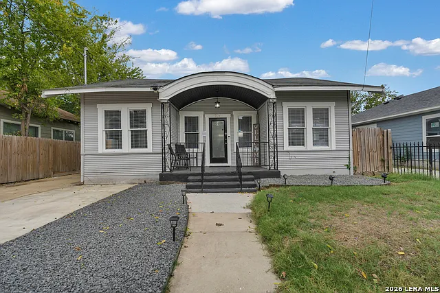 4 bed, 2.0 bath, 1528 sqft, $2,600 — Photo 1