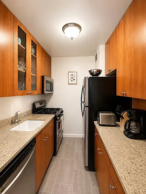 372 Central Park West — Photo 3