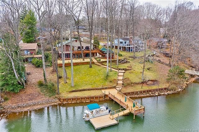 1st image of 8016 Lakeview Dr