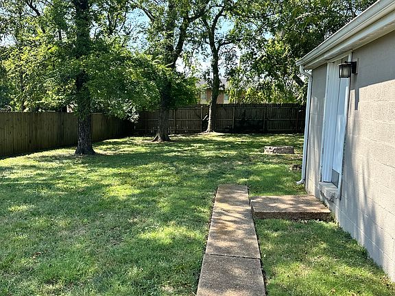4th image of 2616 Woodyhill Dr