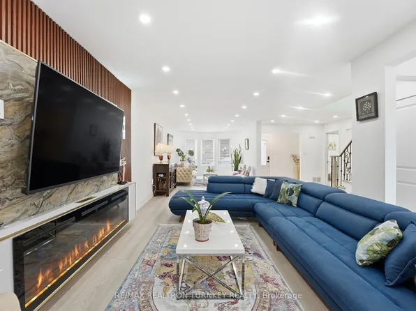 341 Buckingham Rd, Newmarket, ON L3Y 6K6