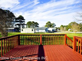 985 Sand Ridge Rd, Hubert, NC 28539